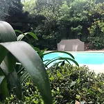 Youhosty - Exclusive Townhouse Garden And Pool