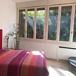 Youhosty - Exclusive Townhouse Garden And Pool