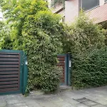 Youhosty - Exclusive Townhouse Garden And Pool