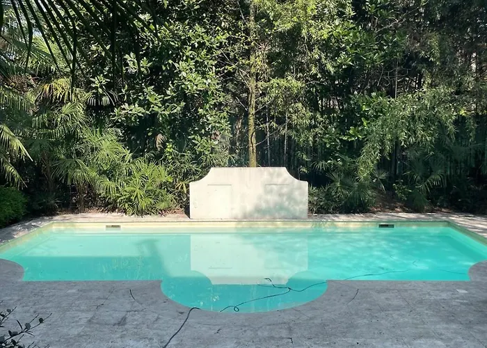 Youhosty - Exclusive Townhouse Garden And Pool